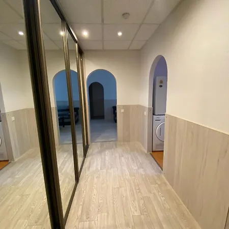 Cat Garden Airport Apartment